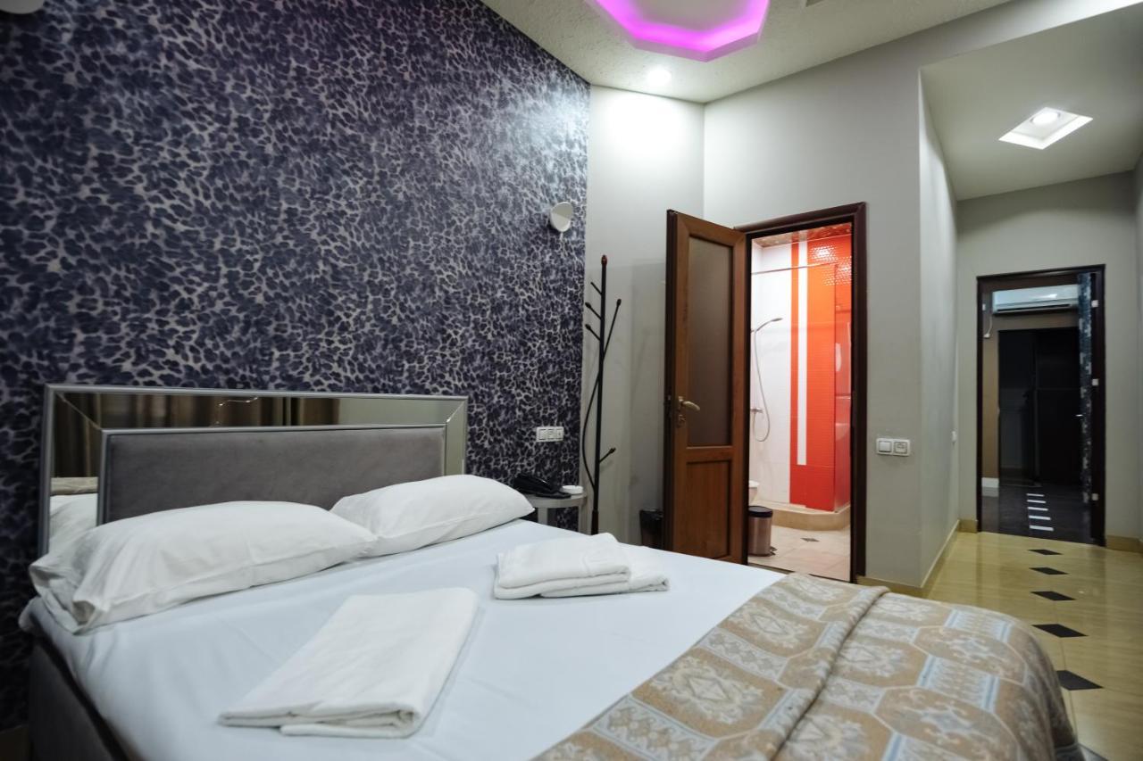Golden Seconds Hotel Yerevan Exterior photo