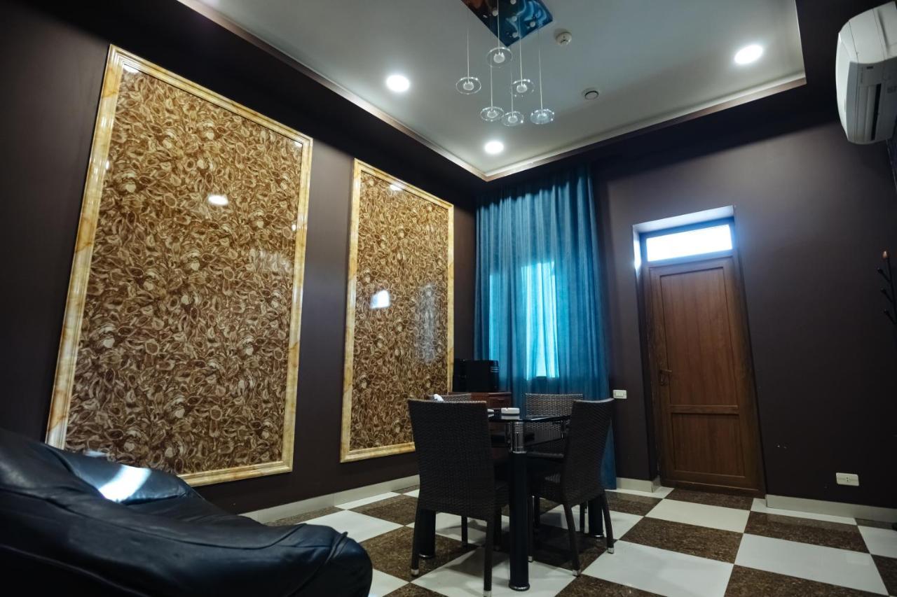 Golden Seconds Hotel Yerevan Exterior photo