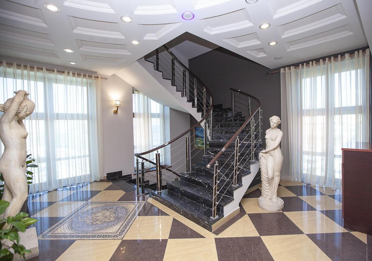 Golden Seconds Hotel Yerevan Exterior photo